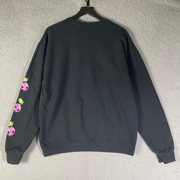 Kuromi‎ Sanrio Sweatshirt L Pink Skull Graphic Cozy Black Crewneck 2023 Bioworld - Picture 3 of 7